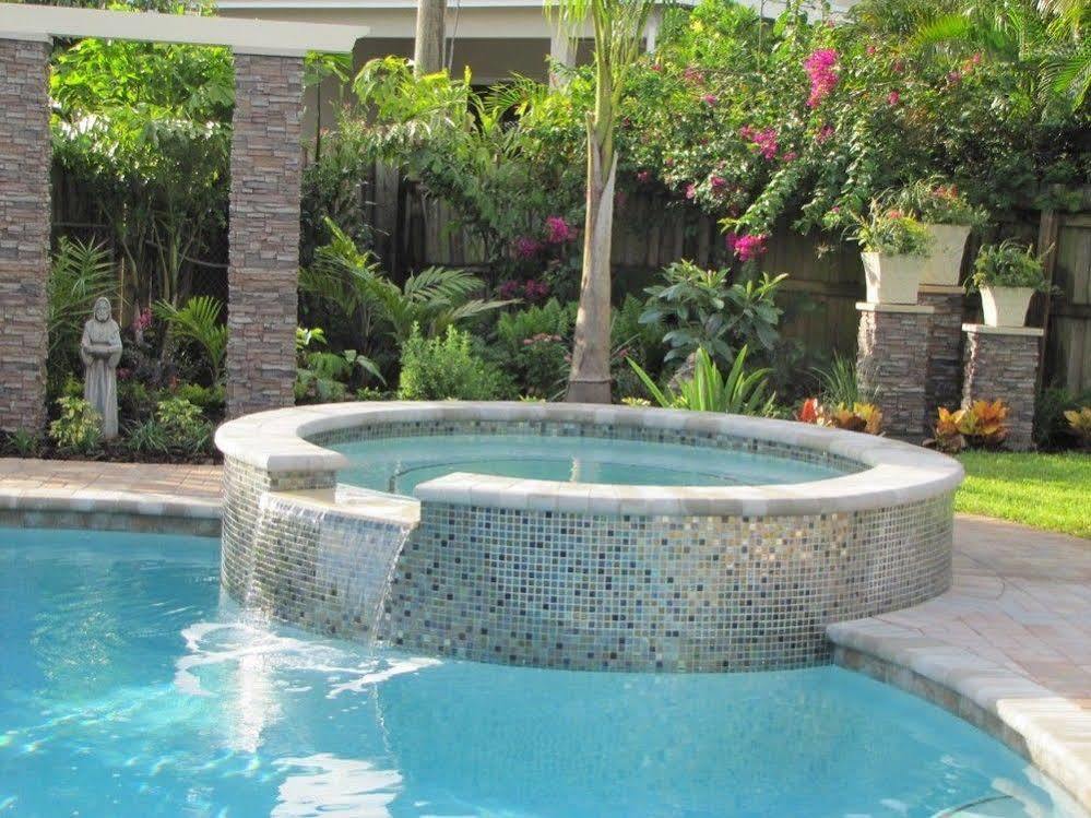 Отель Heffron Manor Wilton Manors Экстерьер фото