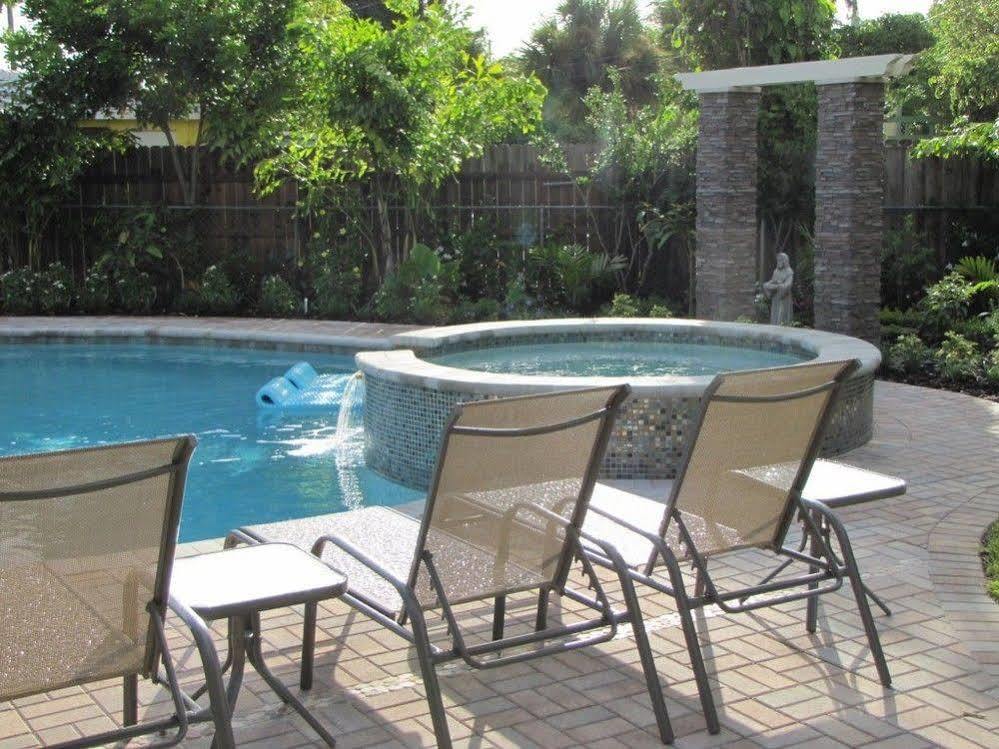 Отель Heffron Manor Wilton Manors Экстерьер фото